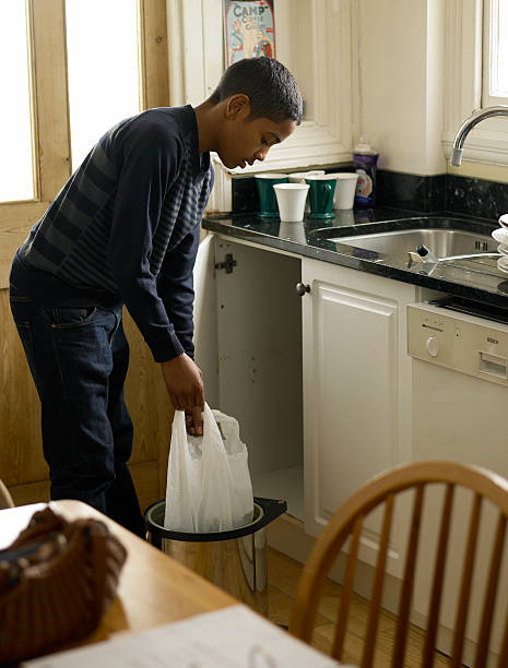 Best Construction Debris Removal  in London, CA